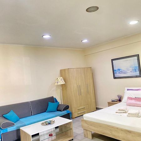 Cozy Apartment Near To The Airport Kouvarás エクステリア 写真