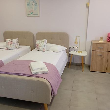 Cozy Apartment Near To The Airport Kouvarás エクステリア 写真