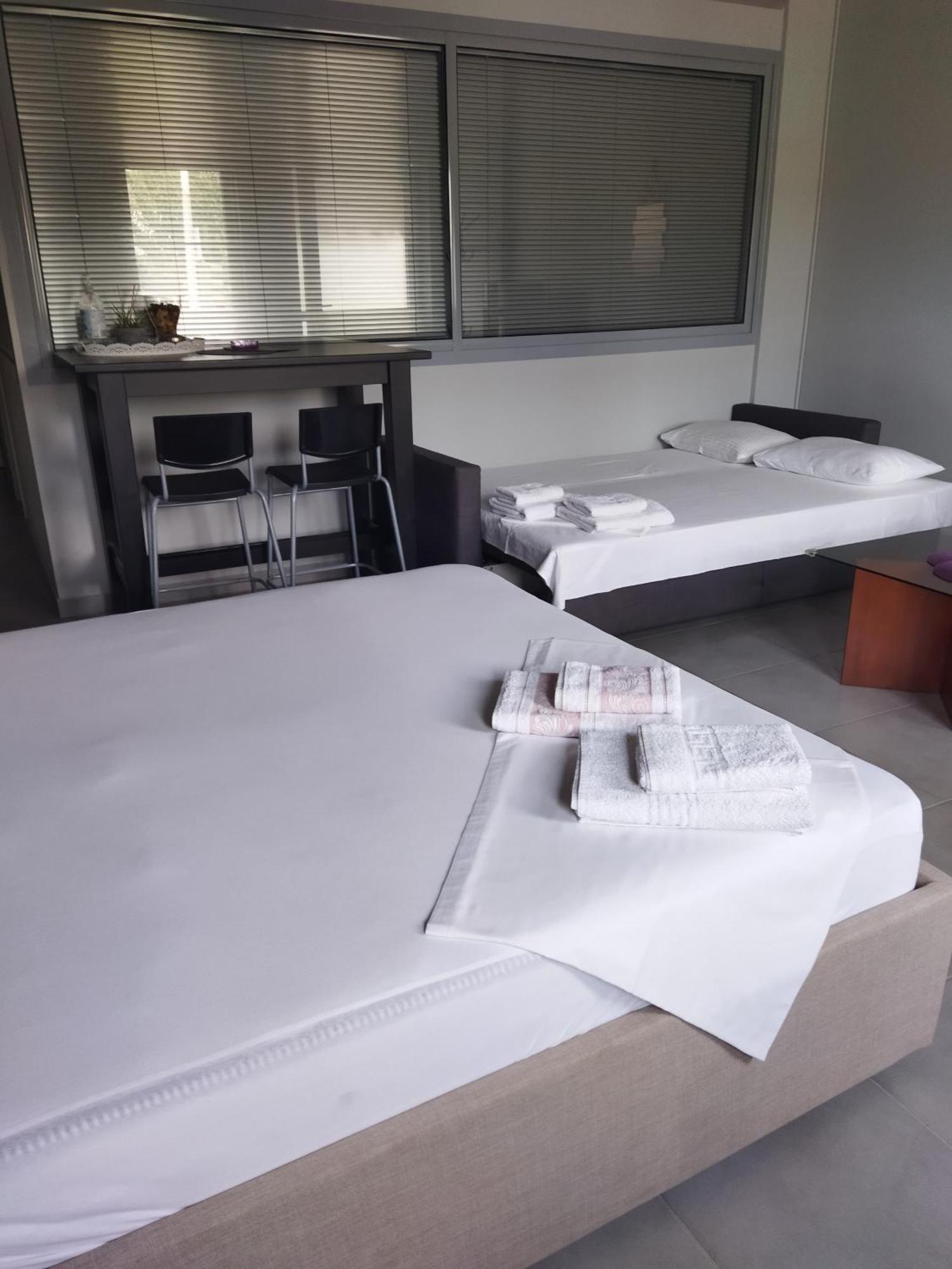 Cozy Apartment Near To The Airport Kouvarás エクステリア 写真