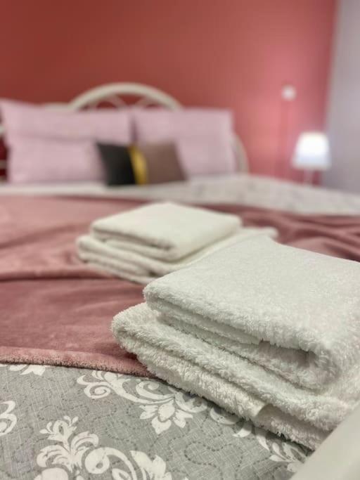 Cozy Apartment Near To The Airport Kouvarás エクステリア 写真
