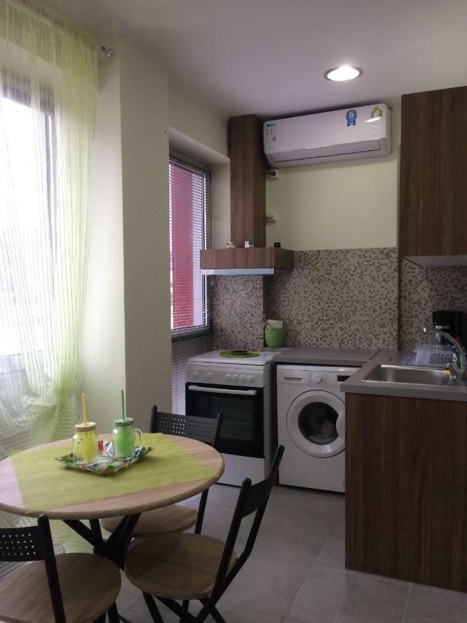 Cozy Apartment Near To The Airport Kouvarás エクステリア 写真